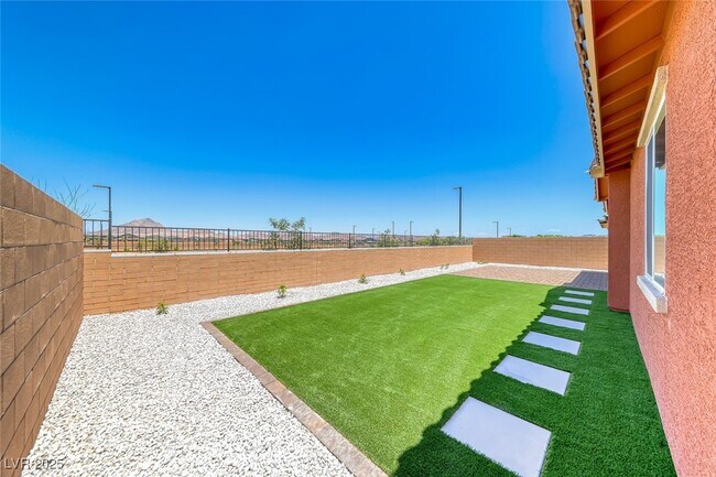 Building Photo - 510 Copper Falcon Ave