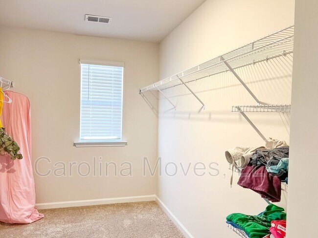 Building Photo - 1521 Rosegarth Ln