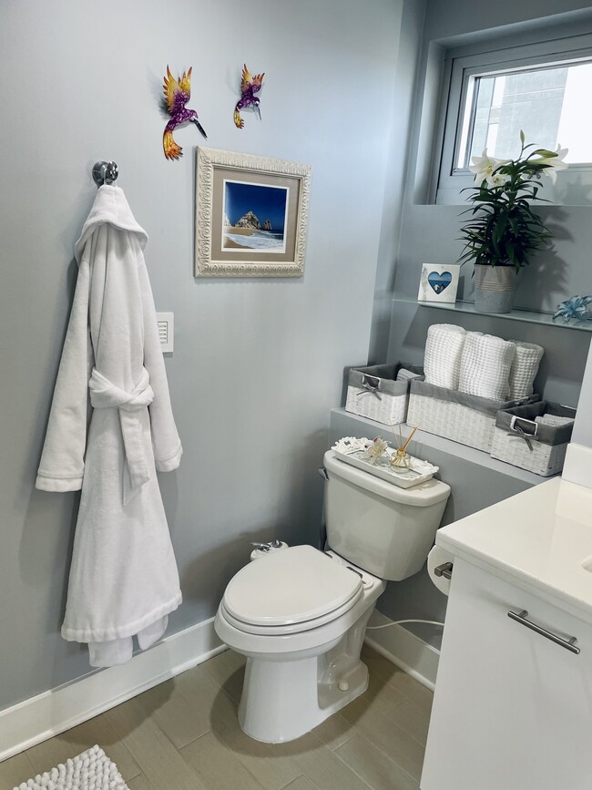 Master Bathroom - 603 Davis St