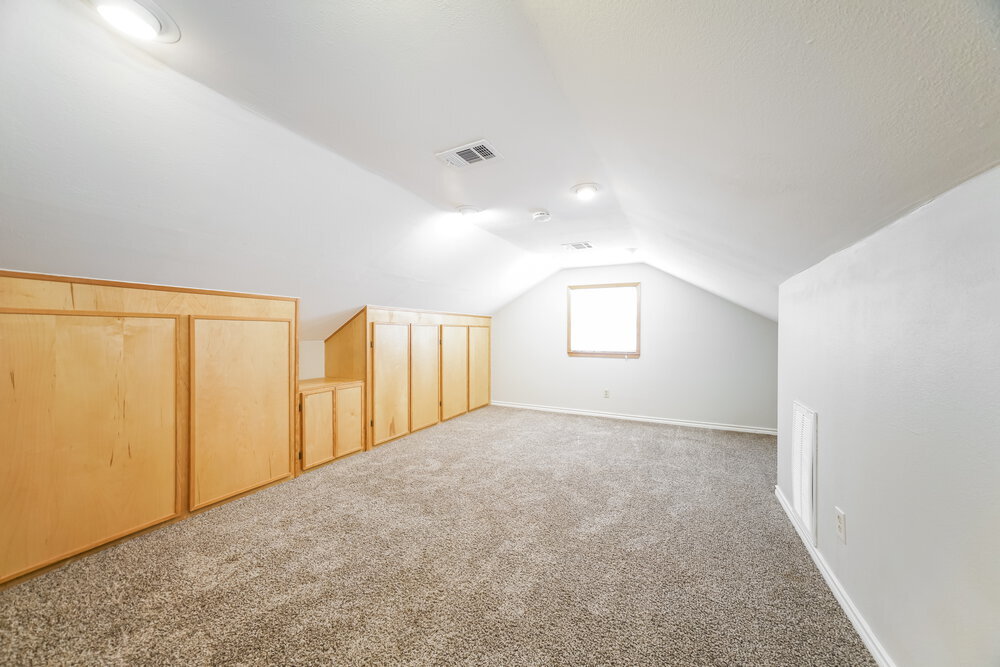 Building Photo - 17219 Harmony Hill Dr