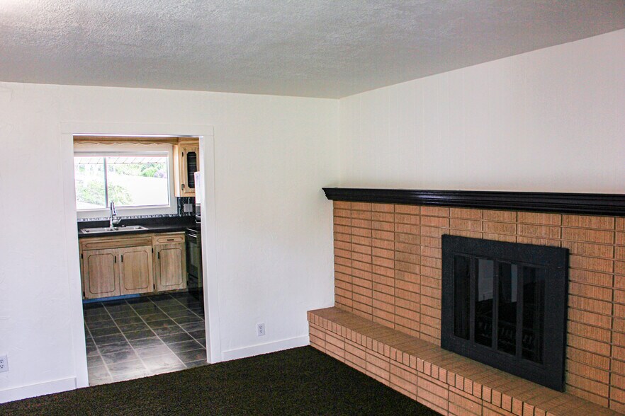 Building Photo - 697 N 1020 E