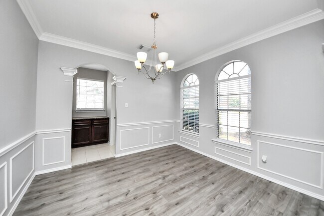 Building Photo - 16810 Valley Palms Dr