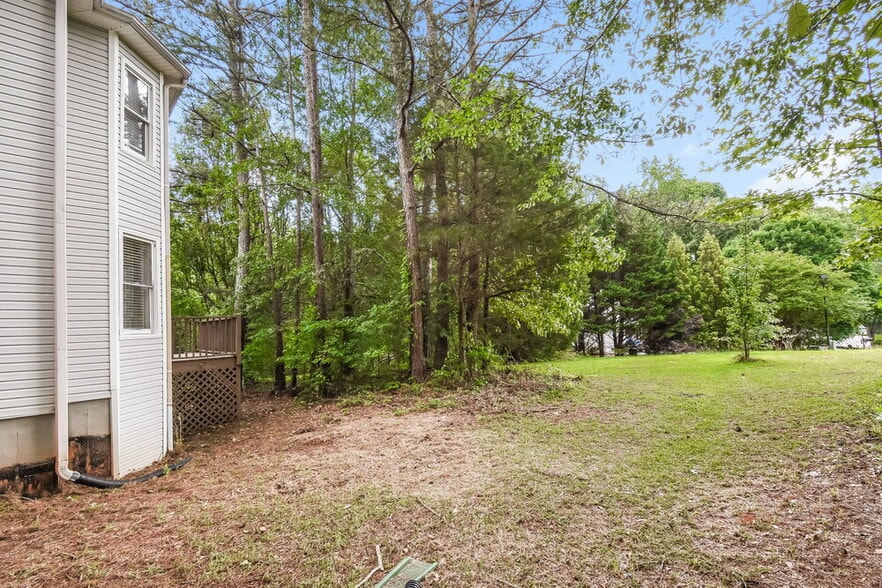 Building Photo - 16 Camden Woods Pl