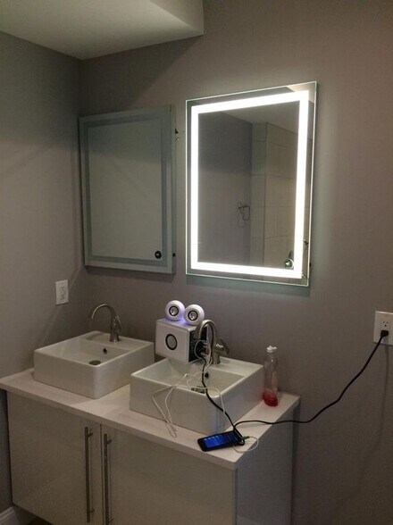 Building Photo - 1213 Noble St