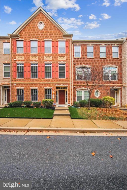 Building Photo - 944 Hall Station Dr