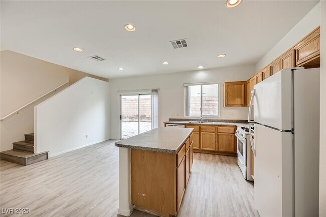 Building Photo - 4045 Oliver Sagebrush Dr