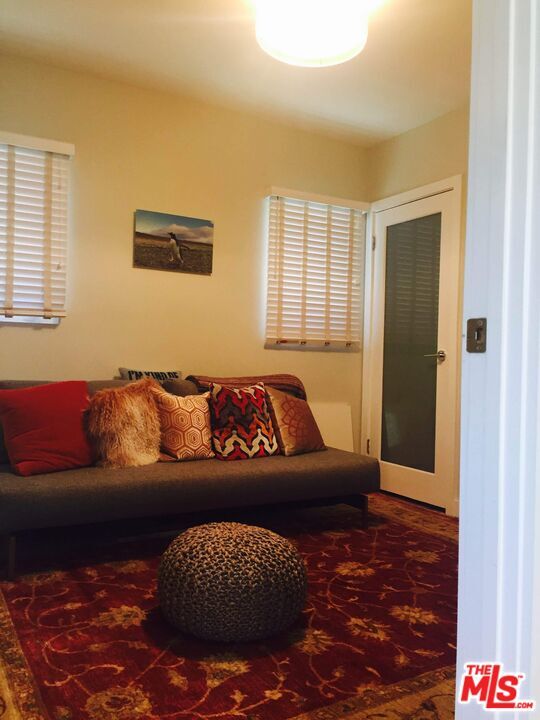 Building Photo - 559 Vernon Ave