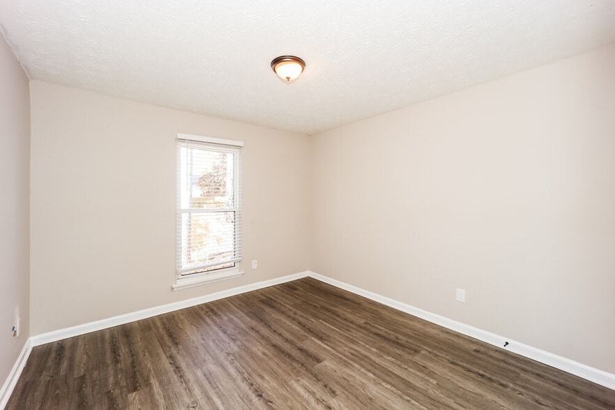 Building Photo - 8449 Willows Terrace