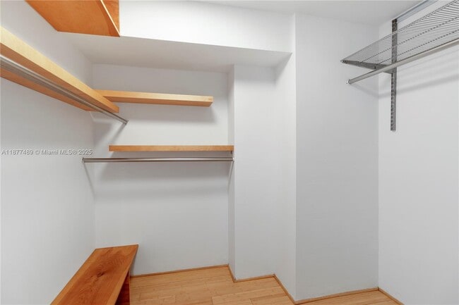 Building Photo - 5 Island Ave