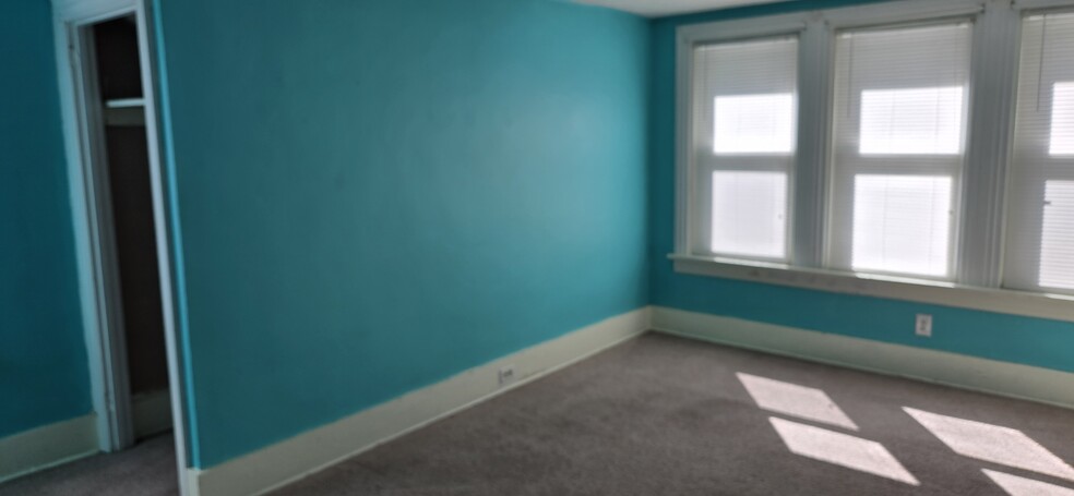 Building Photo - 1307 Cameron Ave