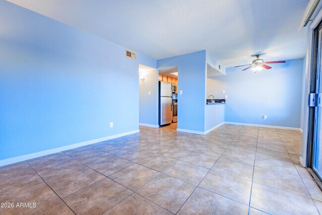 Building Photo - 1241 N 48th St