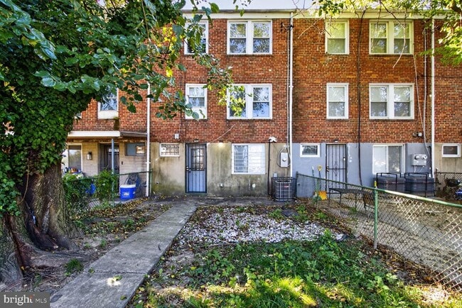 Building Photo - 3814 Erdman Ave