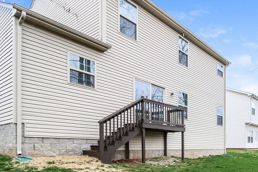 Building Photo - 4249 Sandstone Dr