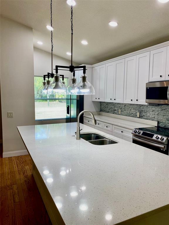 Building Photo - 509 Pine Ln