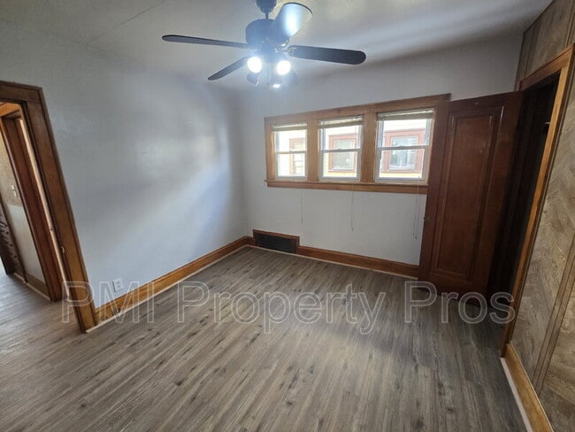 Building Photo - 4225 N 26th St