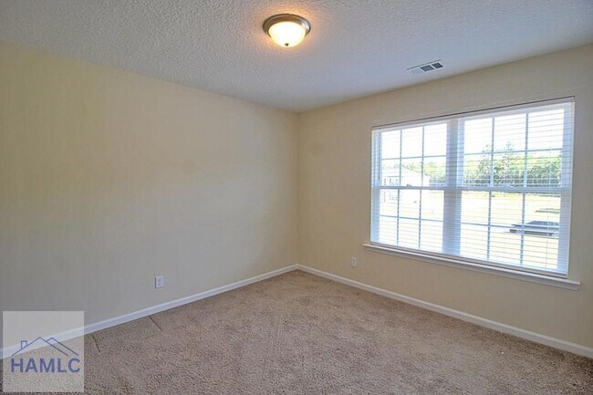 Building Photo - 260 Whippoorwill Wy NE