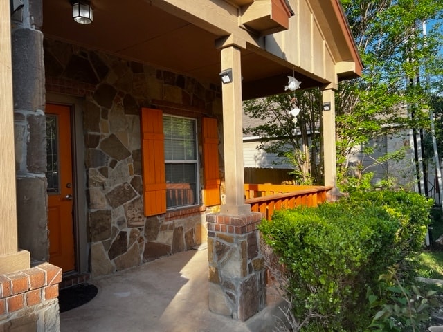 Building Photo - 5702 Sendero Spgs