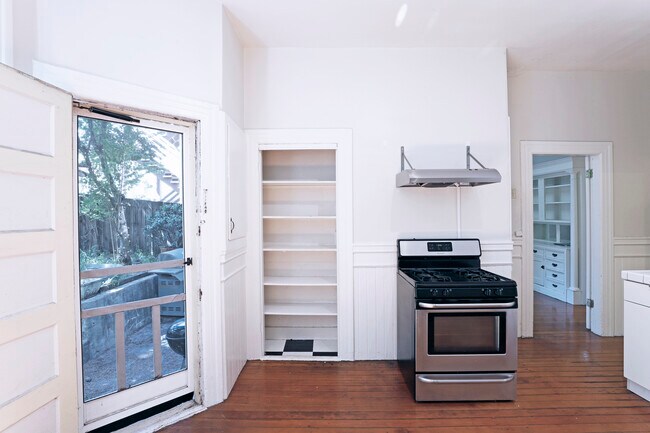 Building Photo - 84a Sanchez St