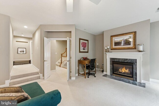 Building Photo - 1627 Colonial Hills Dr