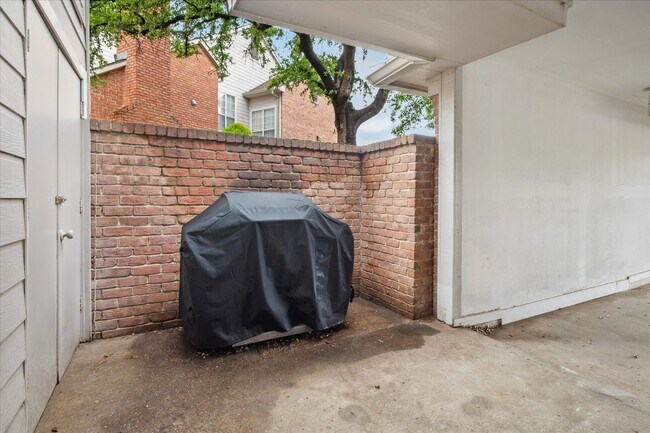 Building Photo - 4050 Frankford Rd