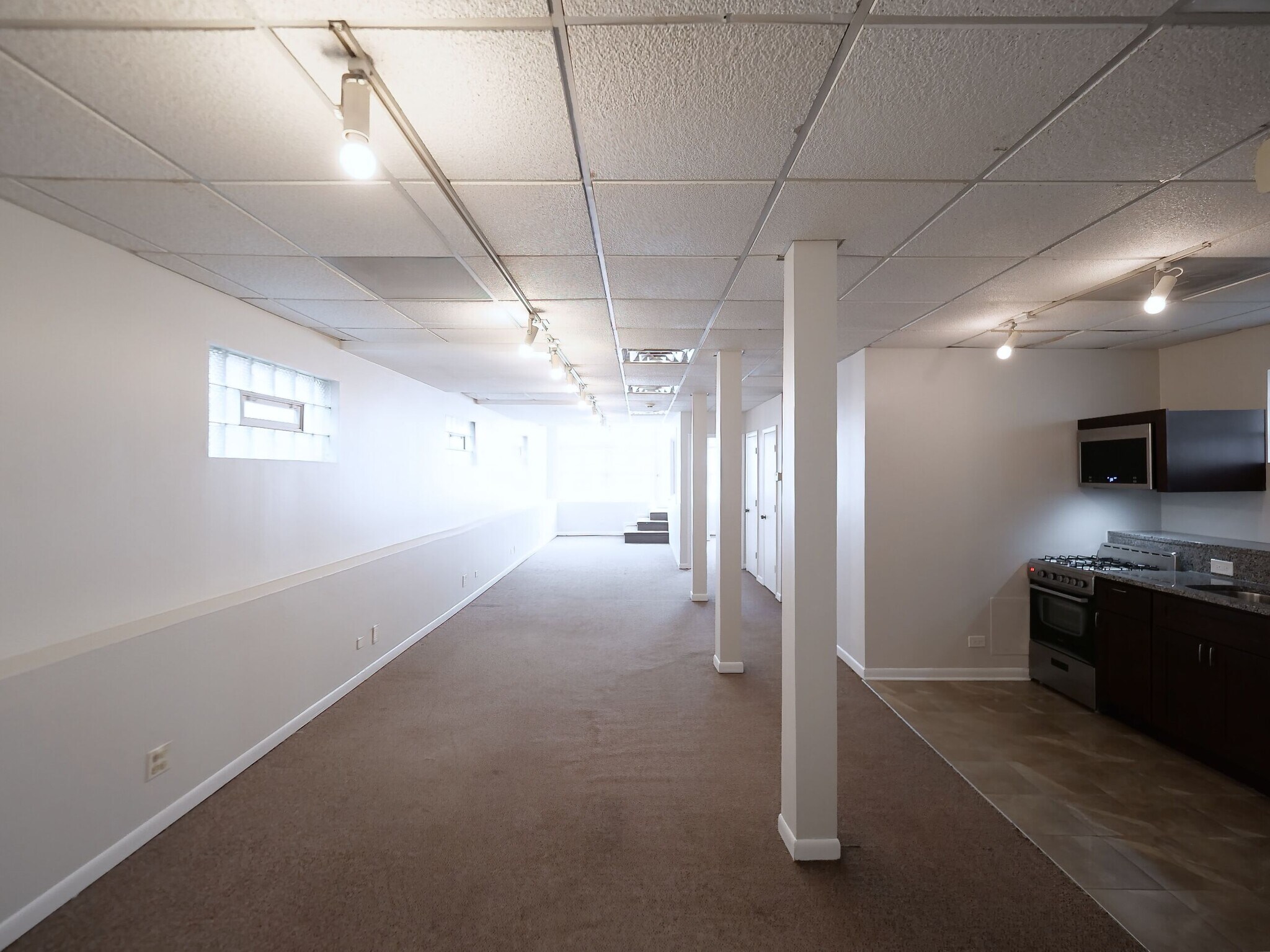 Building Photo - 4344 N Western Ave