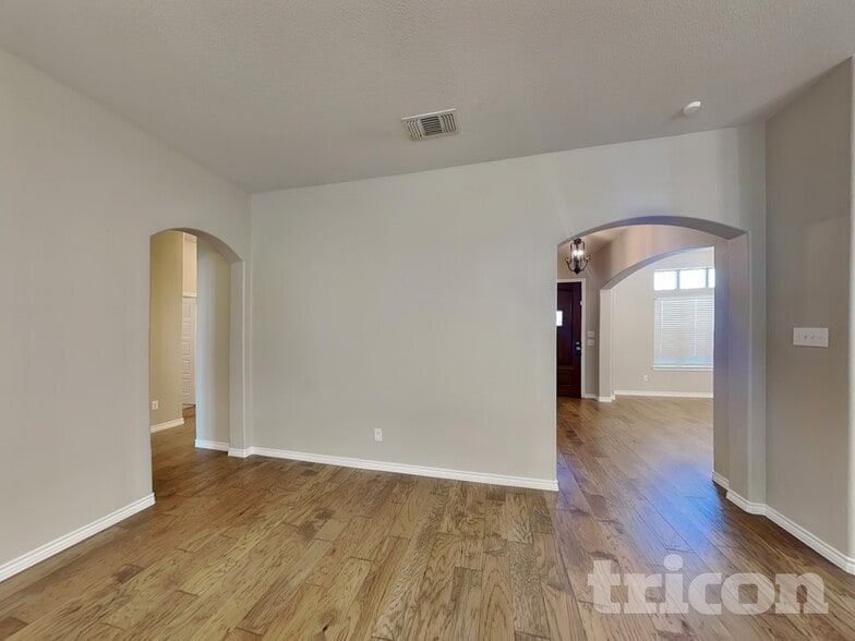 Building Photo - 330 Abbott Ln