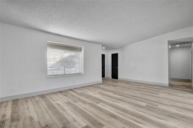 Building Photo - 4012 N Mira Ln