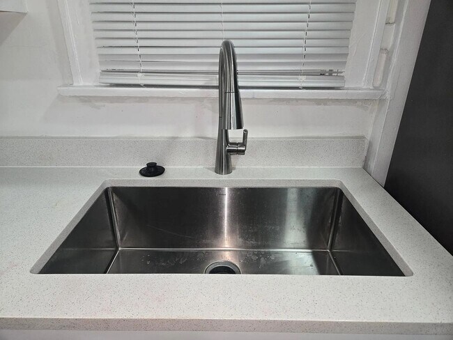 Building Photo - 127 N Burgess Ave