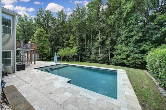 Building Photo - Gorgeous 4 Bed 3.5 Bath Home with Basement...