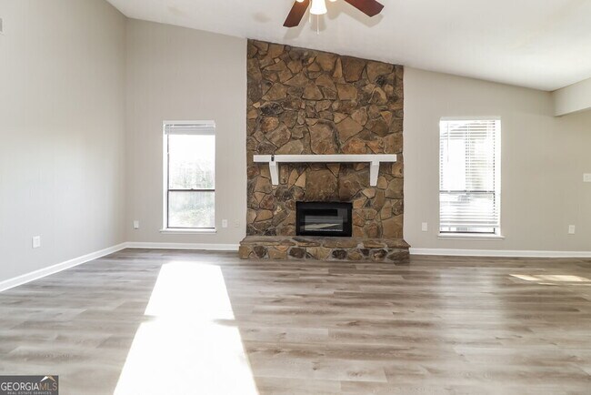 Building Photo - 4795 Jamerson Forest Cir