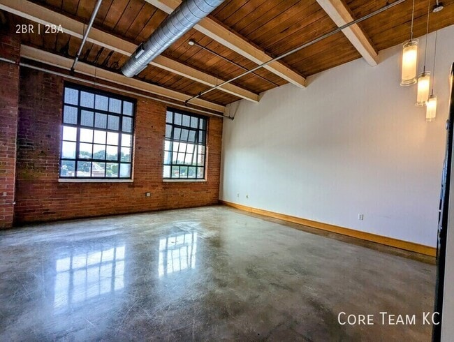 Building Photo - 382 W 22nd St