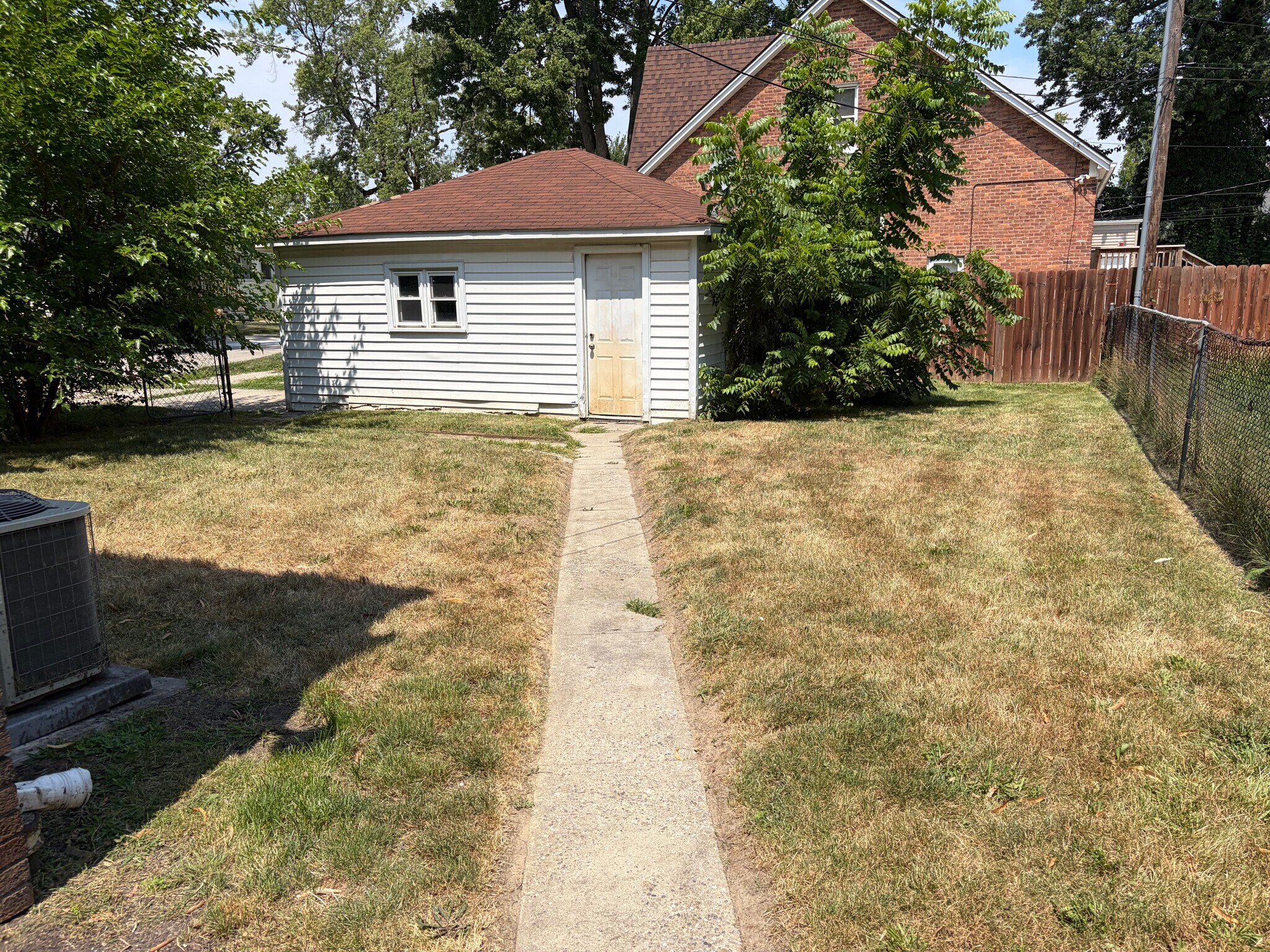 Fenced Backyard - 15205 Maplewood Ave