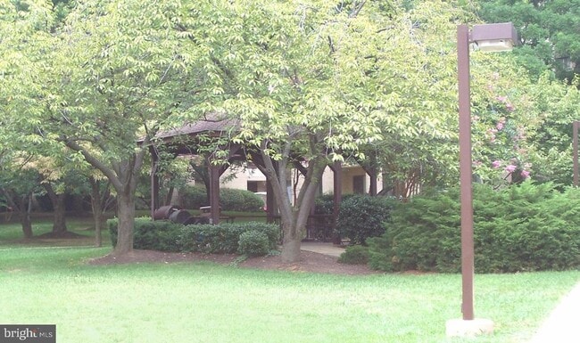 Building Photo - 6001 Arlington Blvd
