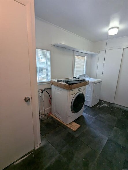 Building Photo - 902 W Tuskeena St