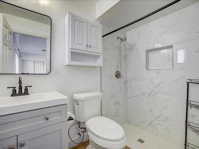 Building Photo - Beautiful 3-Bedroom Home with Private Pool & Security Gate