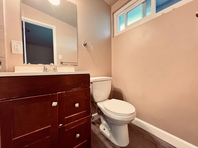 Building Photo - Recently Upgraded Poway Single-Story Home