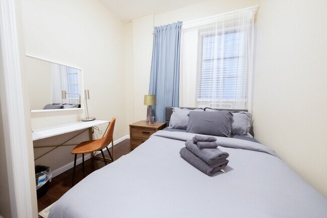 Building Photo - 5 W 101st St