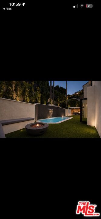 Building Photo - 8721 Sunset Plaza Terrace
