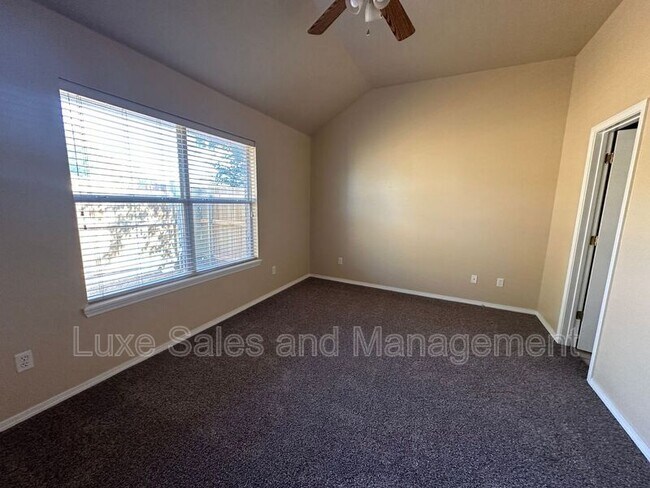 Building Photo - 706 Rockridge Cir