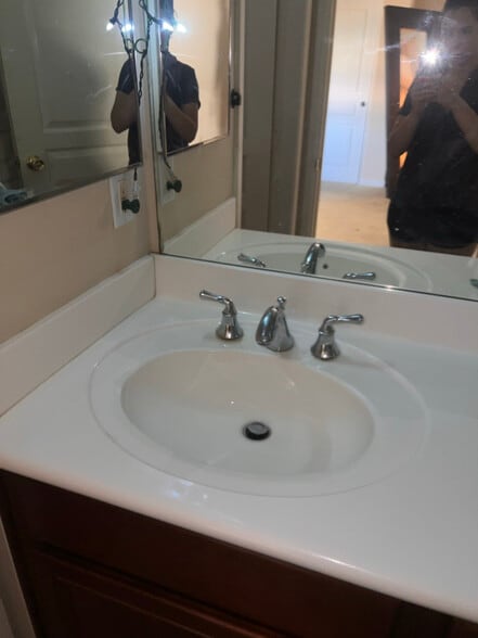 Building Photo - 10416 Via Cara