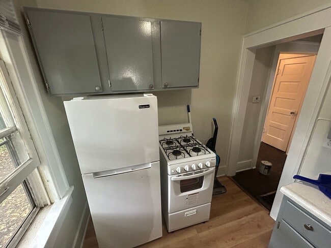 Building Photo - 2bed/1bath Single Family Home For Rent in ...