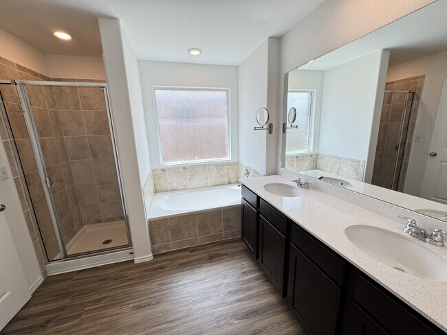 Building Photo - 237 Escondido Cir