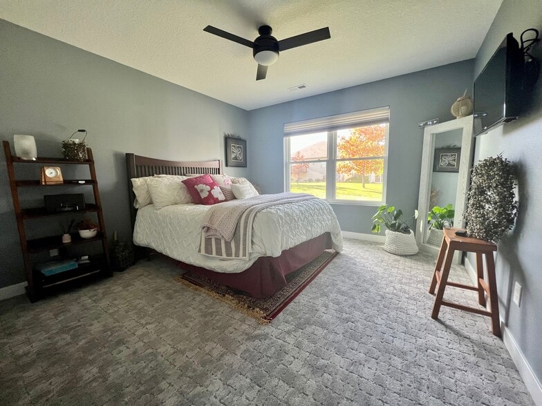 Guest Bed - 725 Melendy Ln