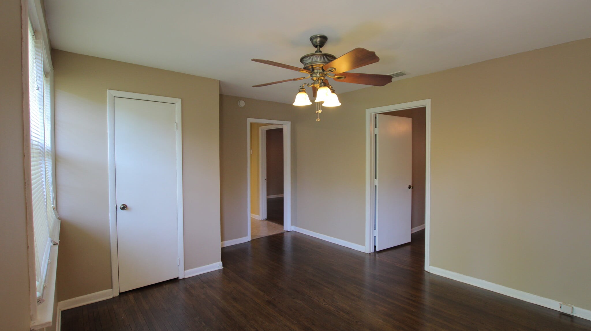 living room - 2425 Chapel Avenue