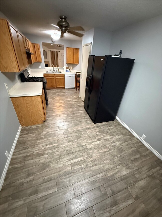 Building Photo - 4814 Russet Trail Ct