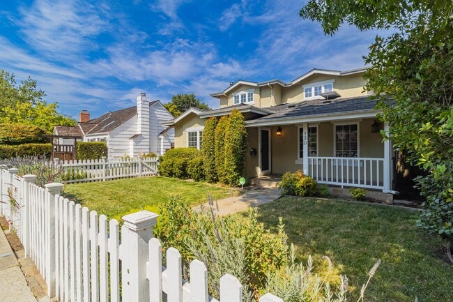 Building Photo - 130 Heather Ln