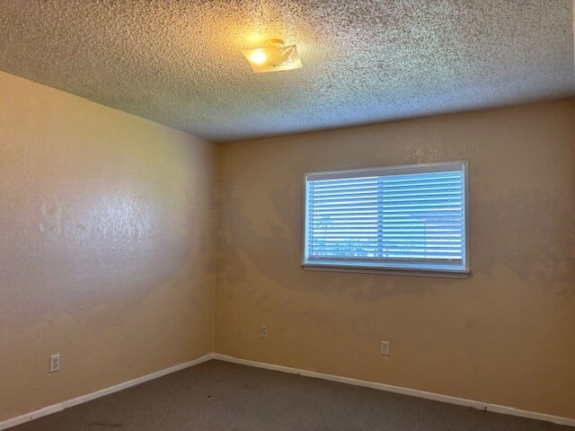Building Photo - 825 Quetzal St