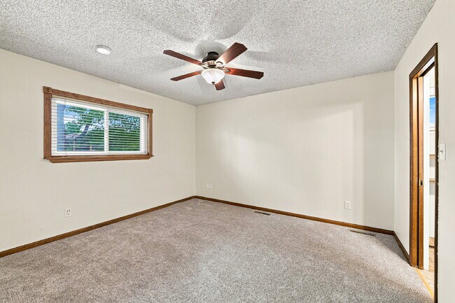 Building Photo - $3,195.95 - 4 Bed, 3 Bath Home in Thornton with Sun Room, Finished Basement & Fenced Backyard
