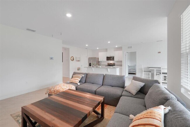 Building Photo - 3041 Tobago Dr