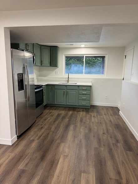 Building Photo - 5385 Baringwood Cir